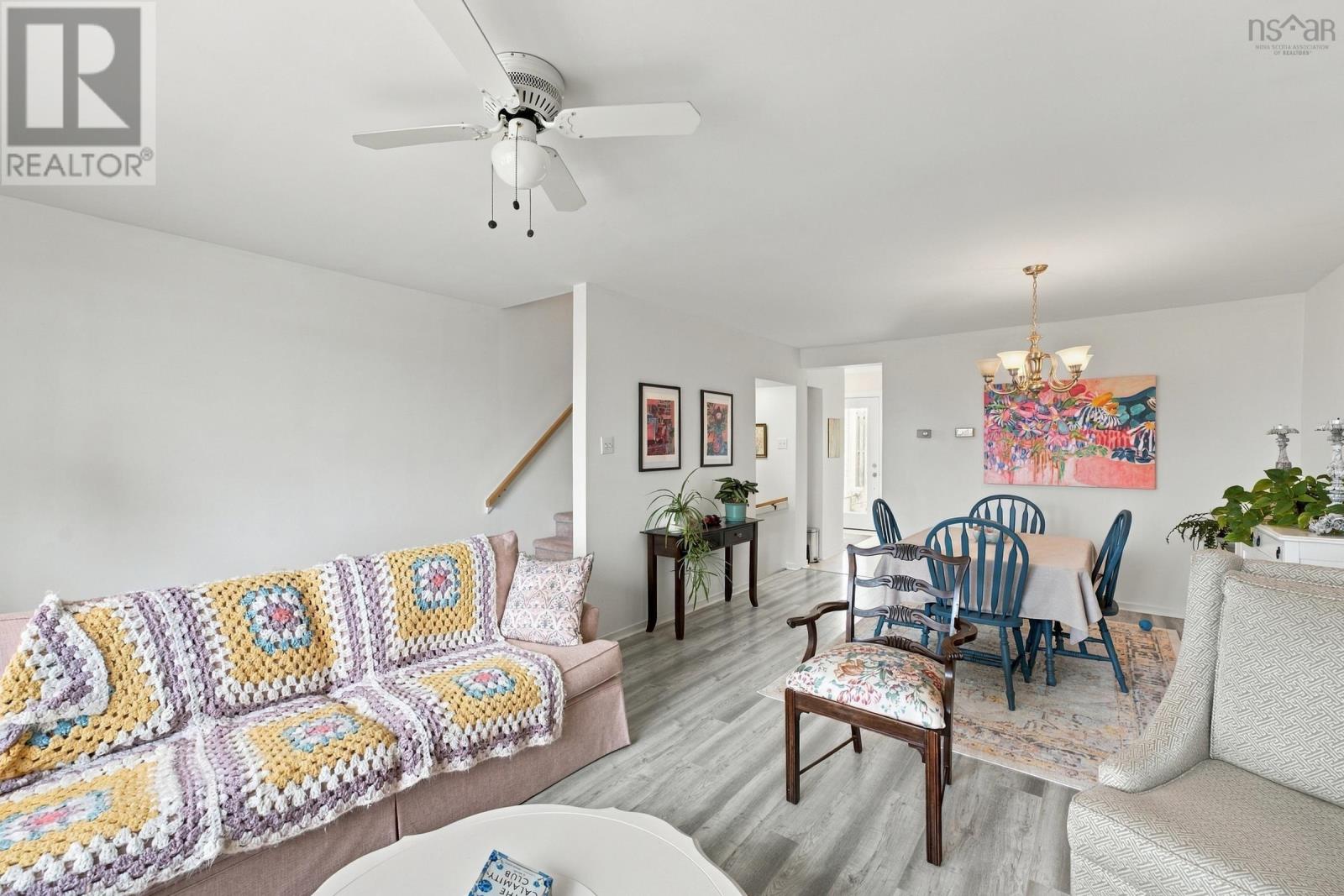 521 Harbour View Crescent - 12