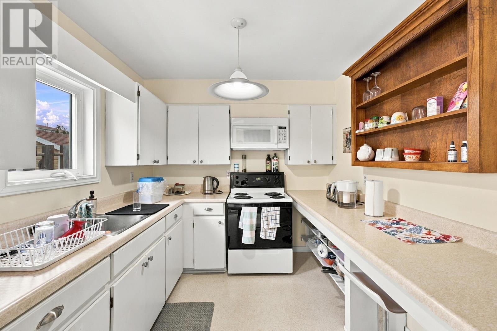 521 Harbour View Crescent - 14