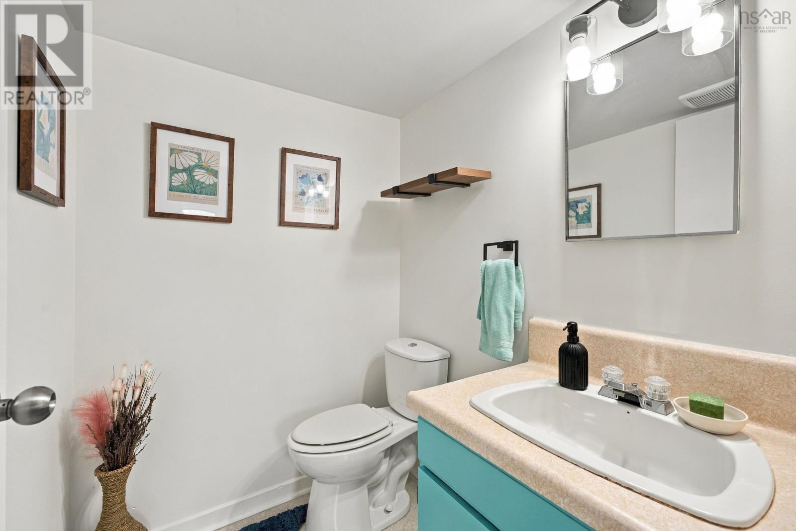 521 Harbour View Crescent - 22