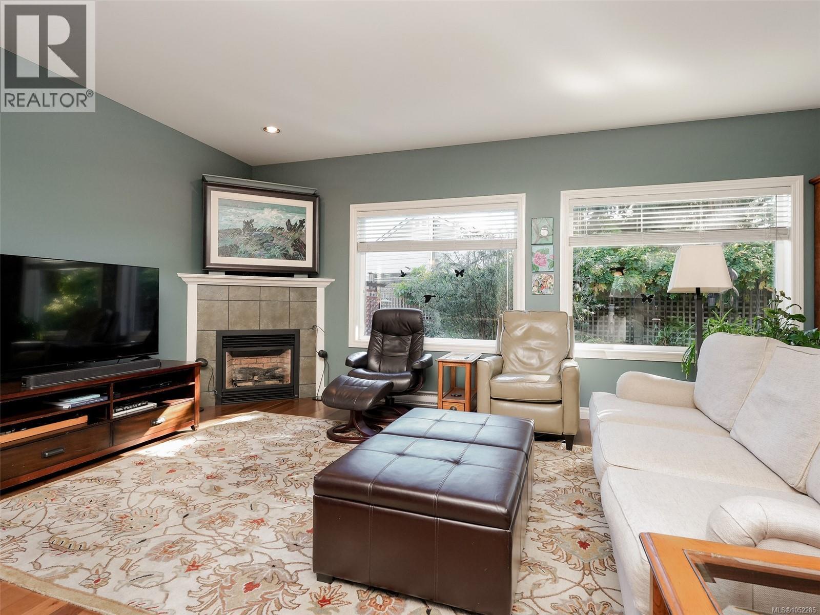  10347 Patricia Place, Sidney