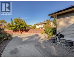 10347 Patricia Pl, Sidney, BC V8L3J5 Photo 24