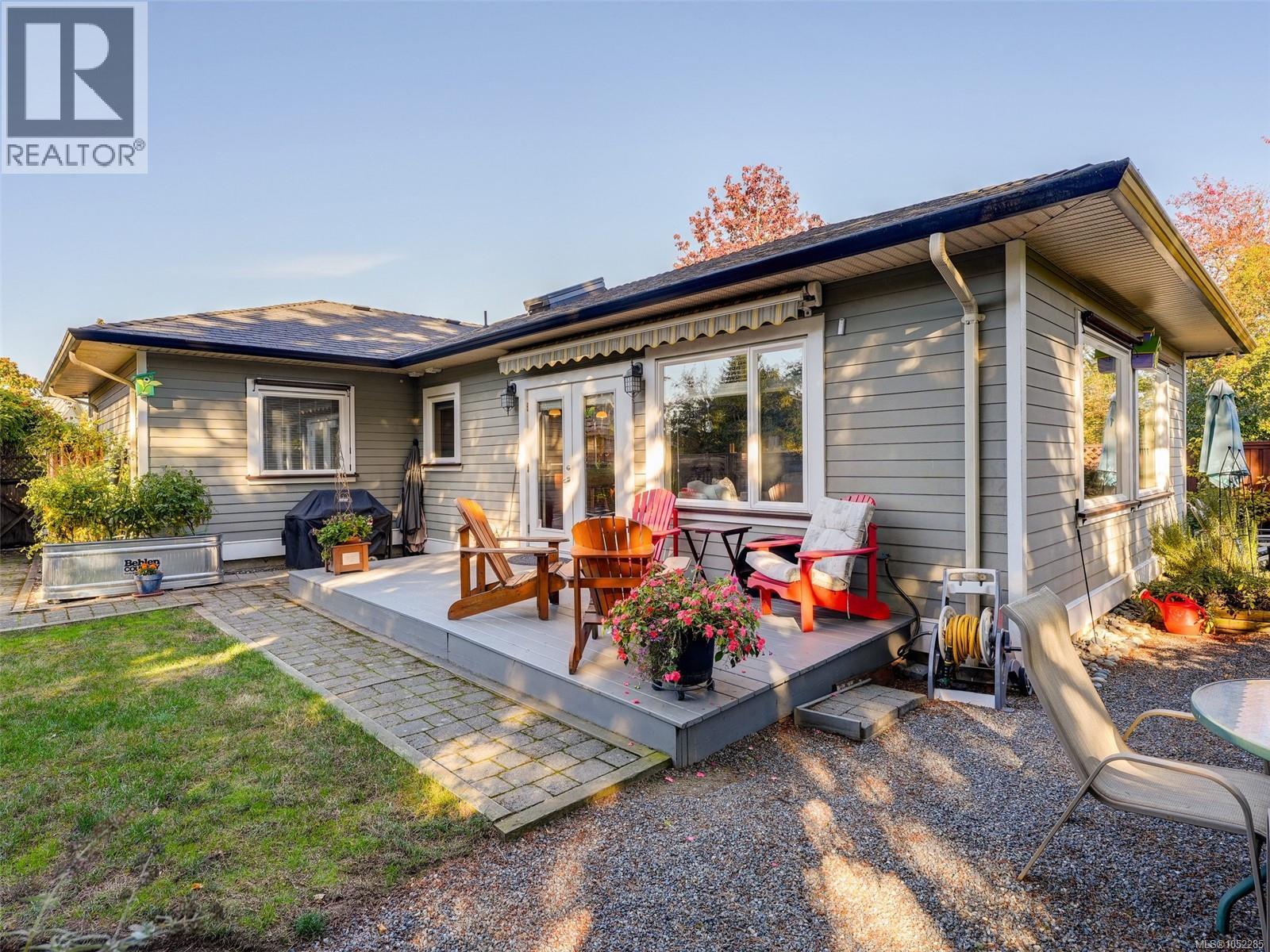  10347 Patricia Place, Sidney