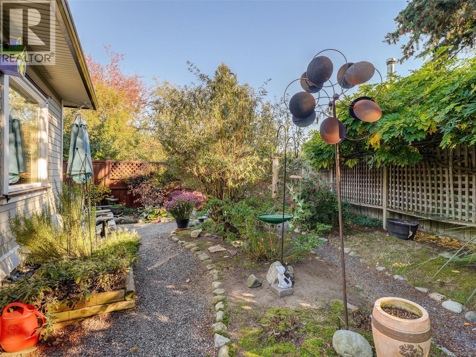  10347 Patricia Place, Sidney