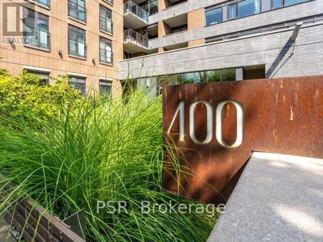 400 Wellington Street West — photo 12