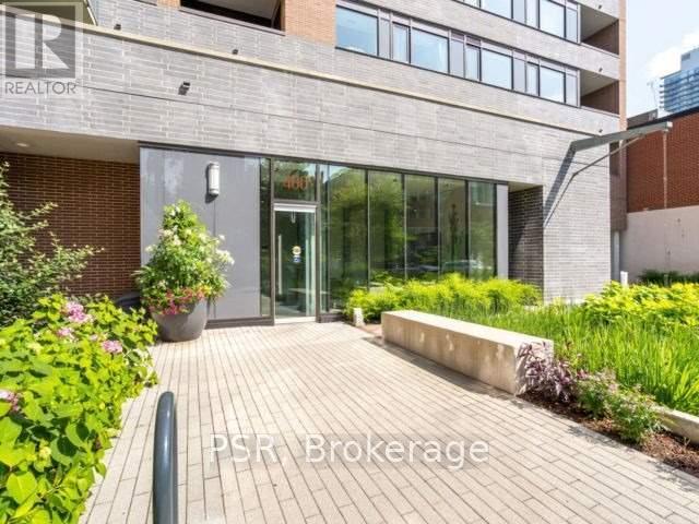 400 Wellington Street West — photo 13