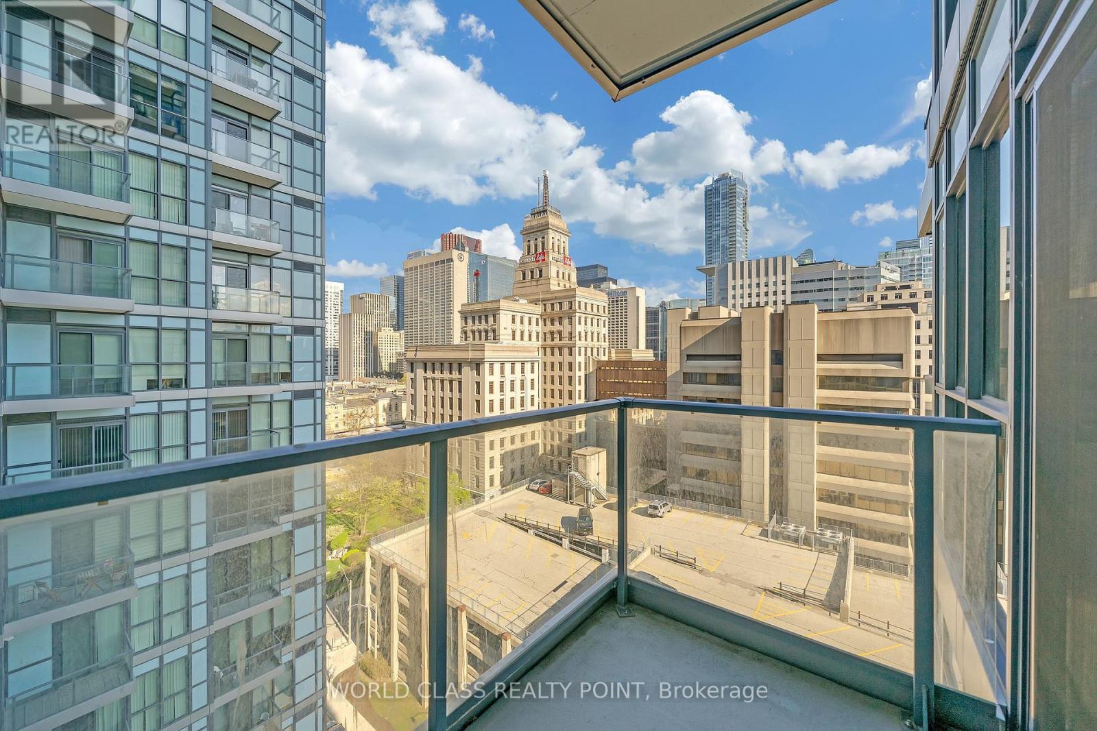 210 Simcoe Street — photo 14