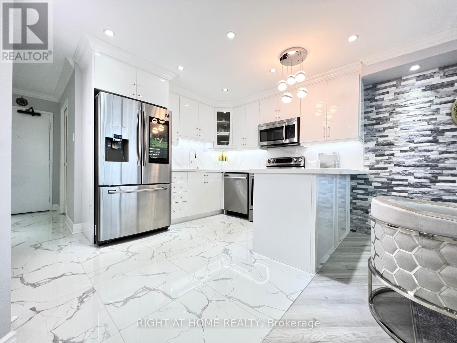 1608- 75 Graydon Hall Drive, Toronto, ON photo 1