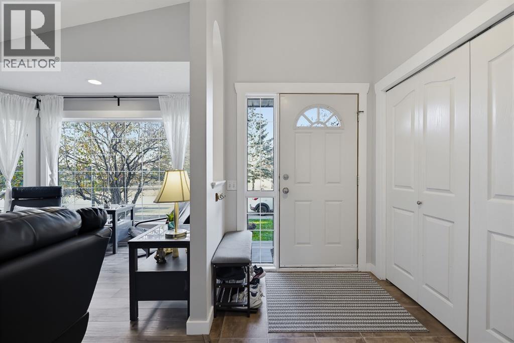 85 West Mcdougal Road, Cochrane Alberta