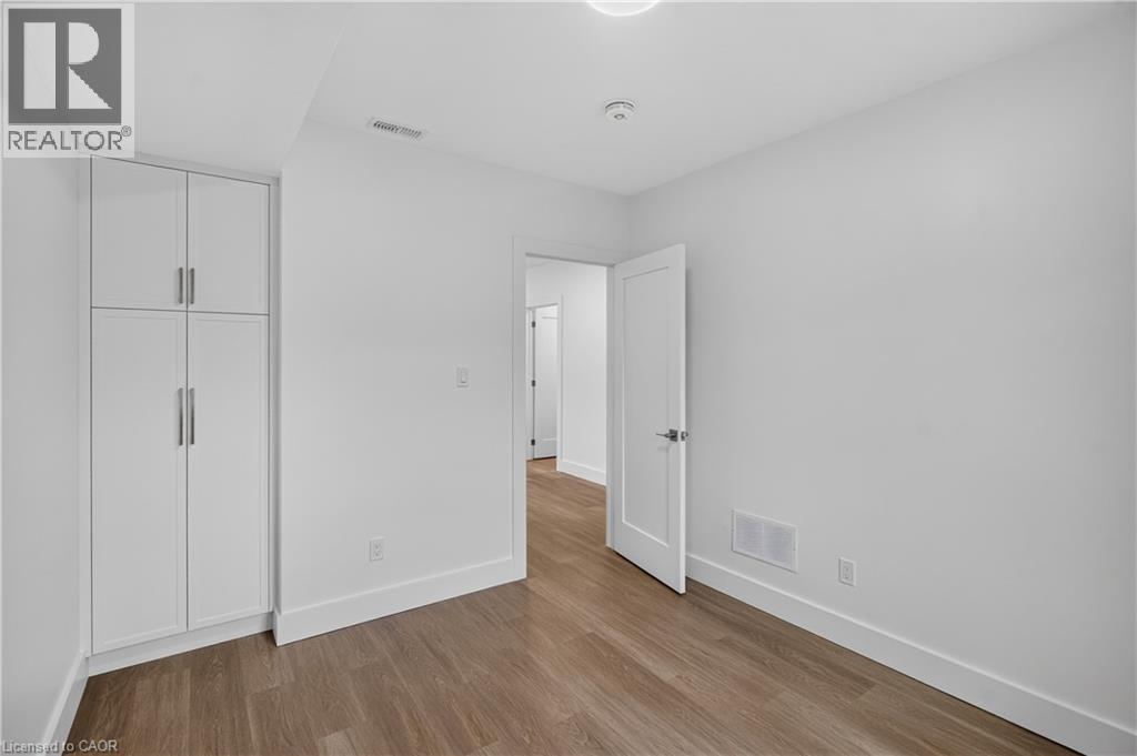 332 King Street West — photo 20