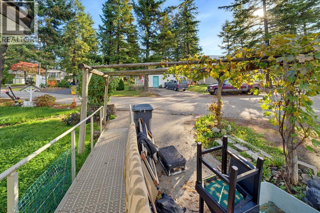 #18 4137 Spallumcheen Drive - 49