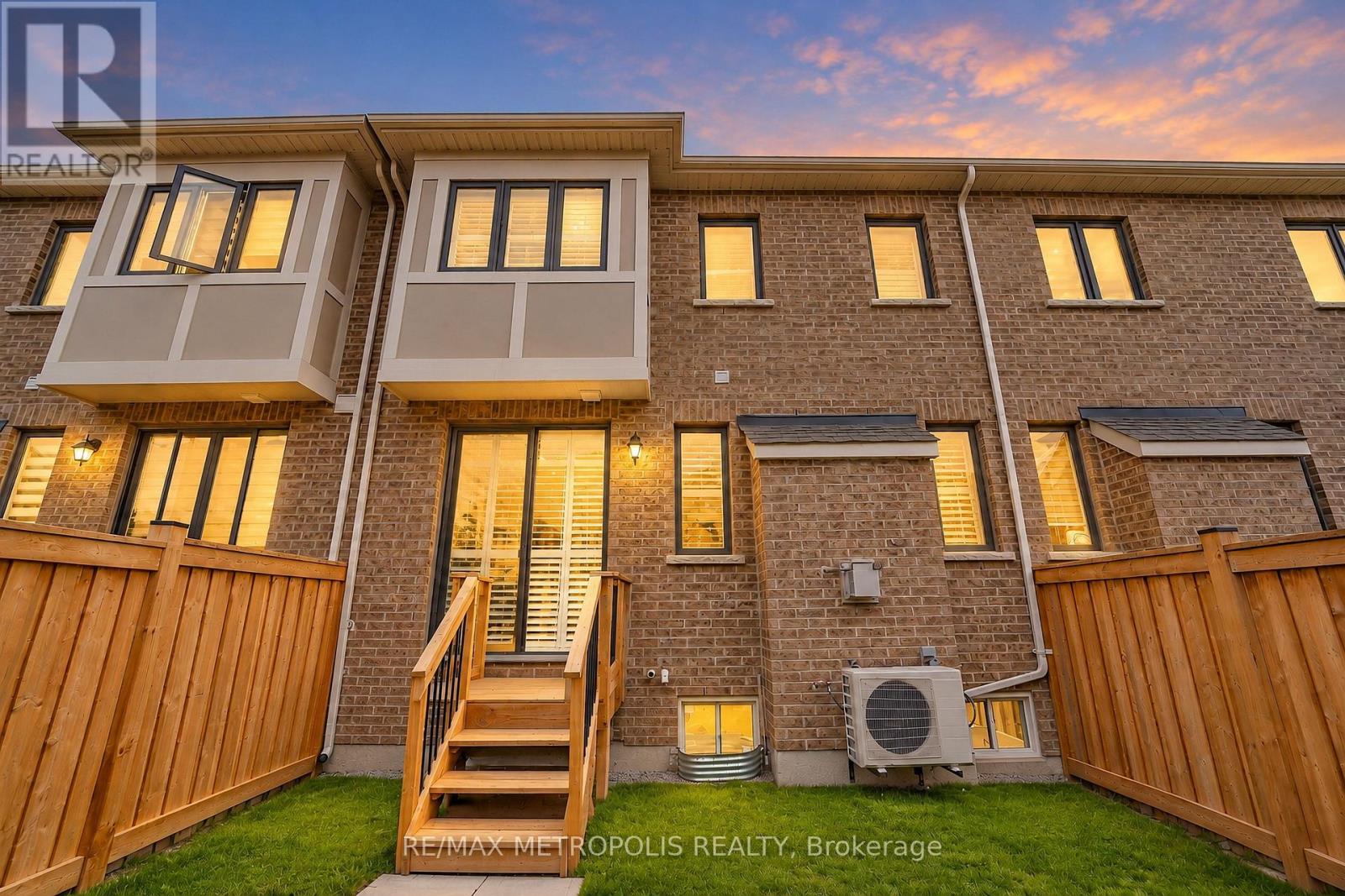 3237 Turnstone Boulevard, Pickering, ON photo 3