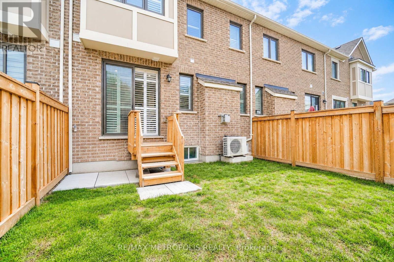 3237 Turnstone Boulevard, Pickering, ON photo 7
