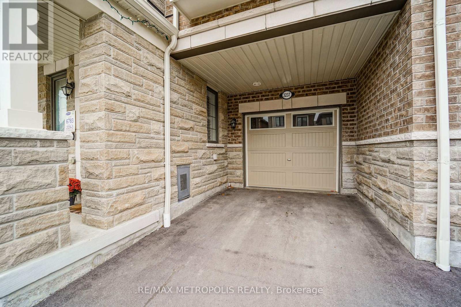 3237 Turnstone Boulevard, Pickering, ON photo 9