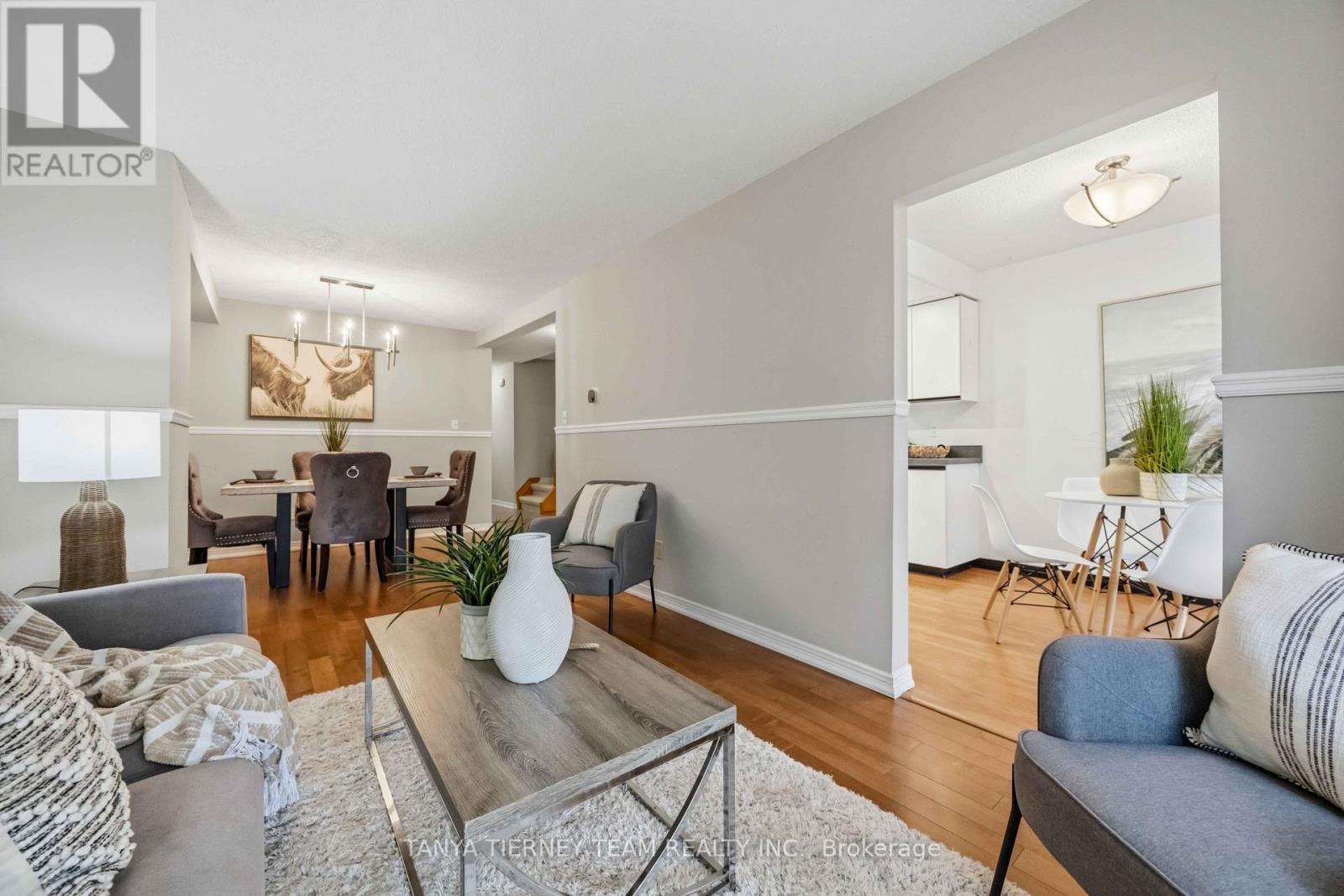 #32 1330 TROWBRIDGE DRIVE - 17