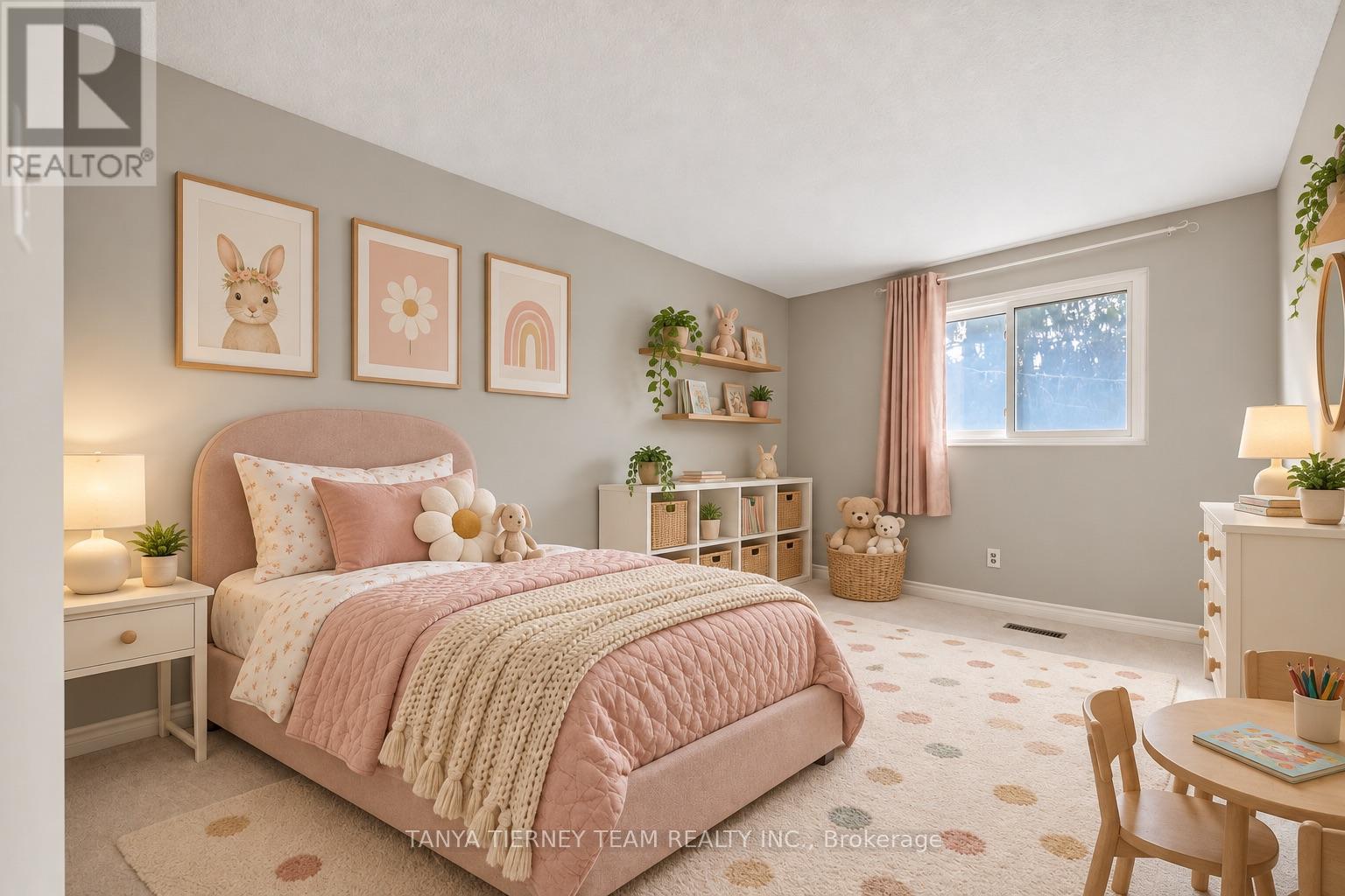 #32 1330 TROWBRIDGE DRIVE - 35