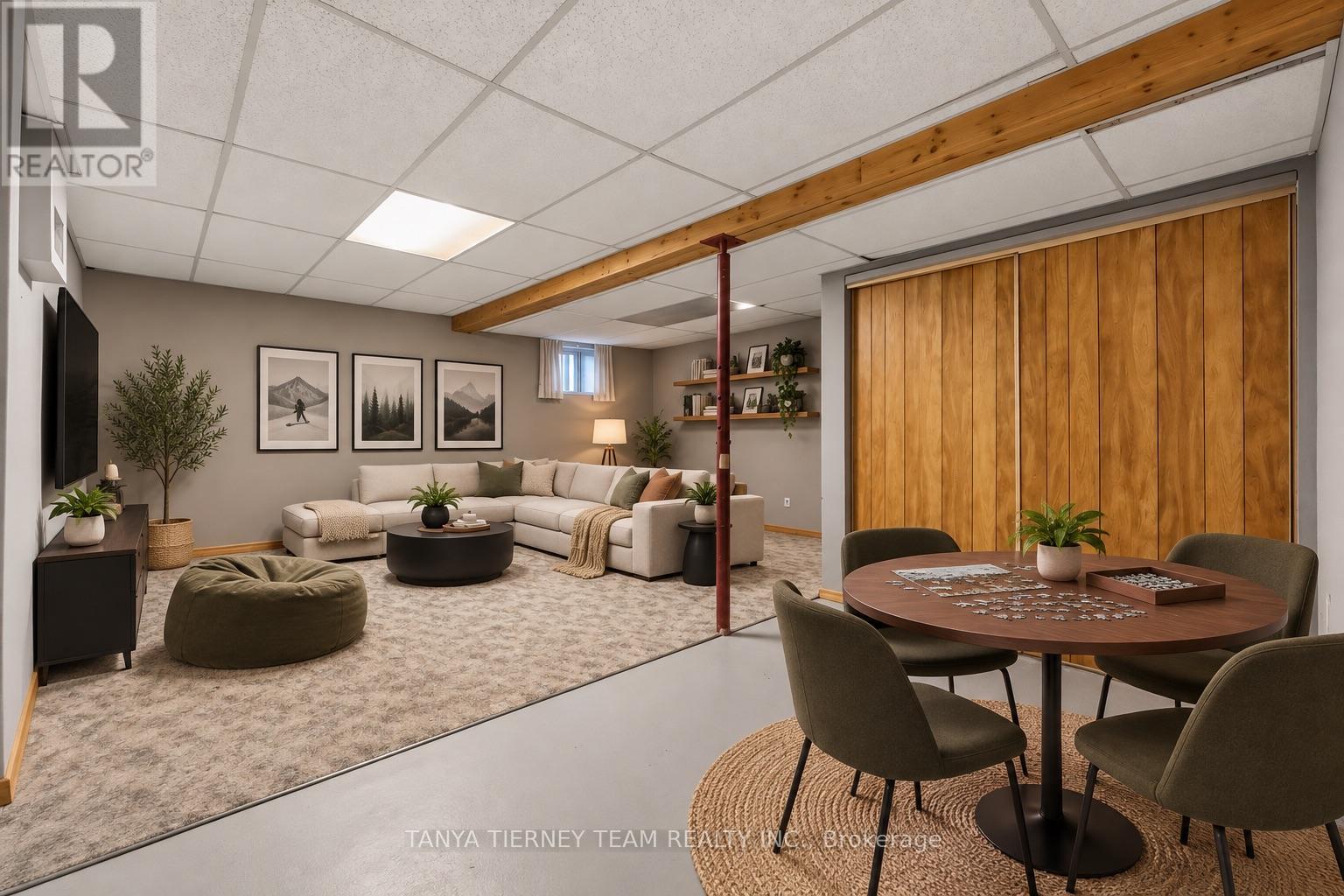 #32 1330 TROWBRIDGE DRIVE - 41