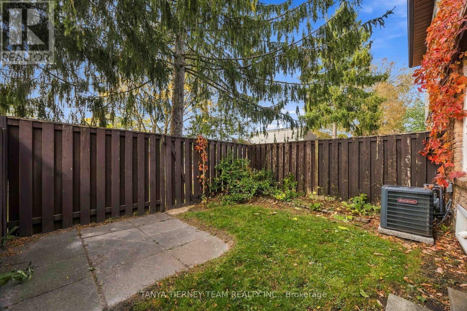 #32 1330 TROWBRIDGE DRIVE - 46