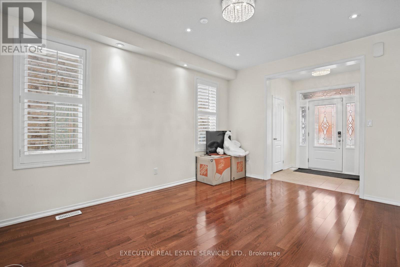 1571 Edgecroft Drive, Pickering, ON photo 11