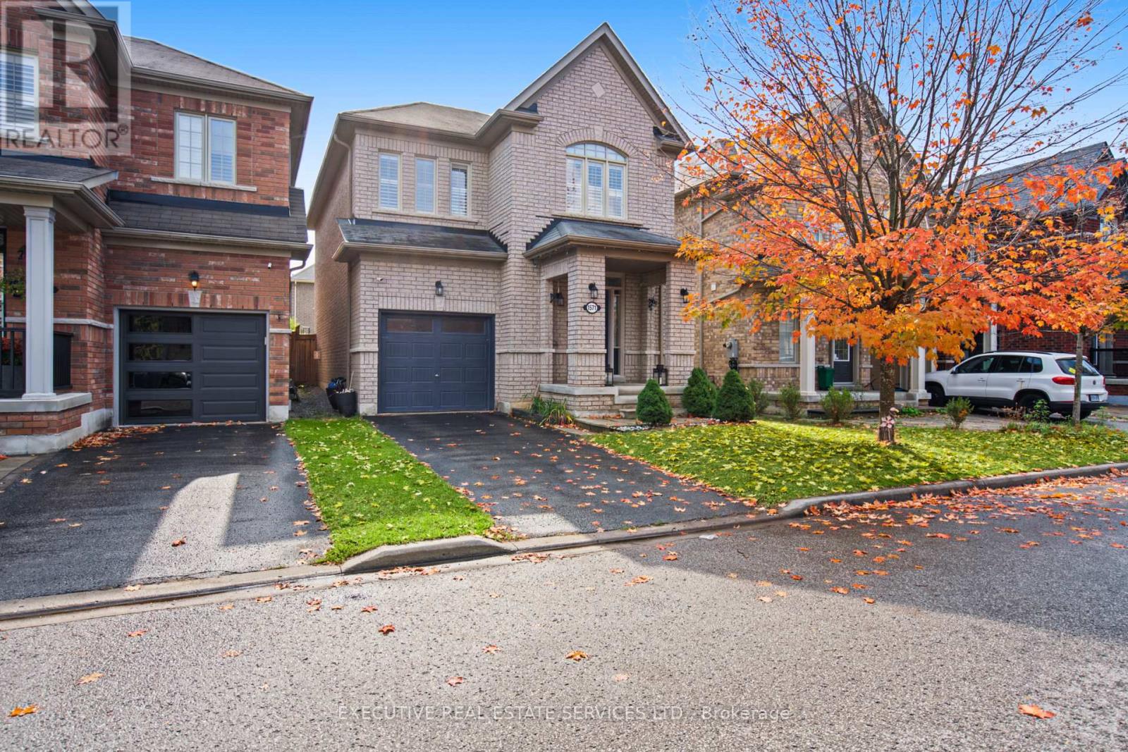 1571 Edgecroft Drive, Pickering, ON photo 2