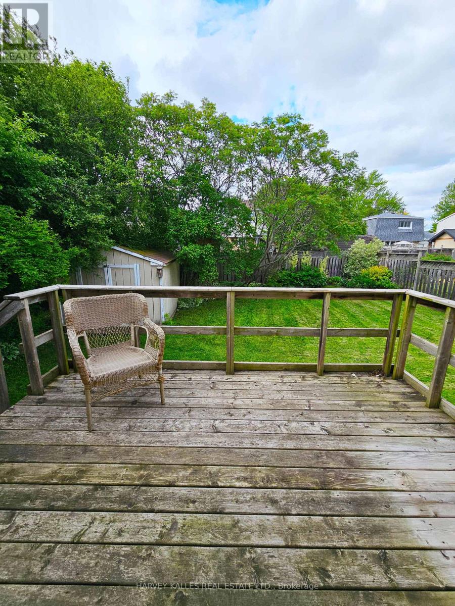 8 Pilkington Crescent, Whitby, ON photo 15