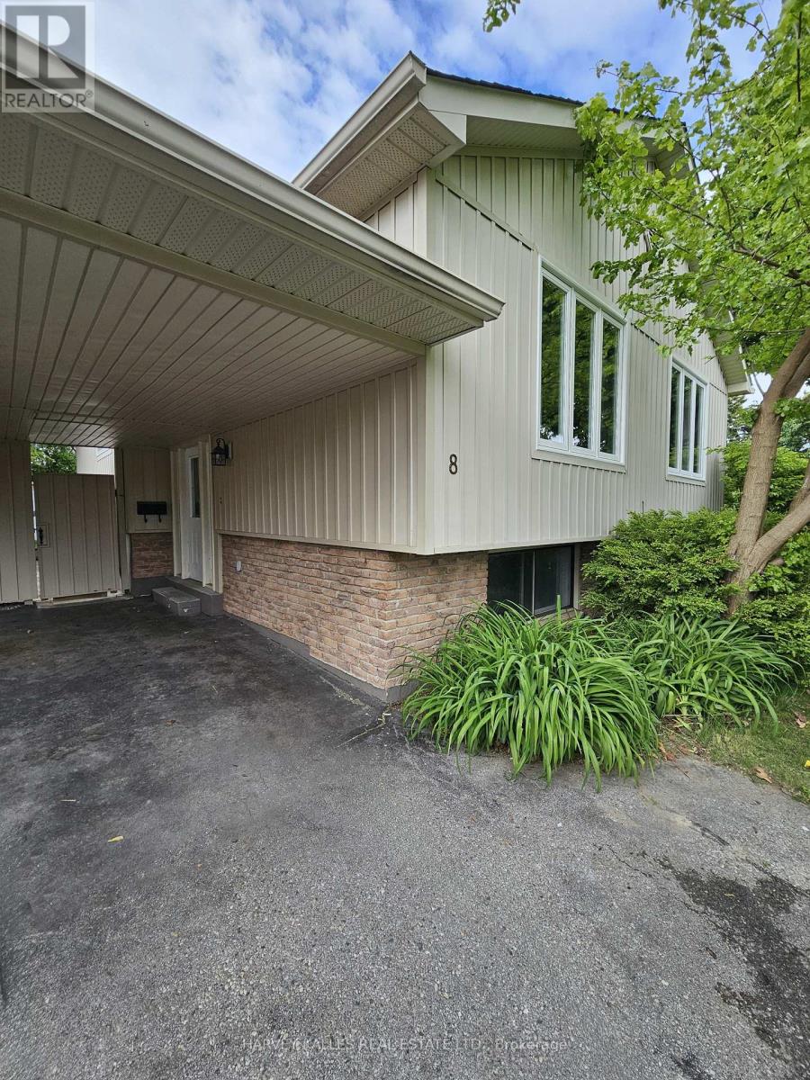 8 Pilkington Crescent, Whitby, ON photo 2