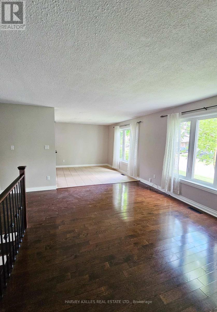 8 Pilkington Crescent, Whitby, ON photo 7