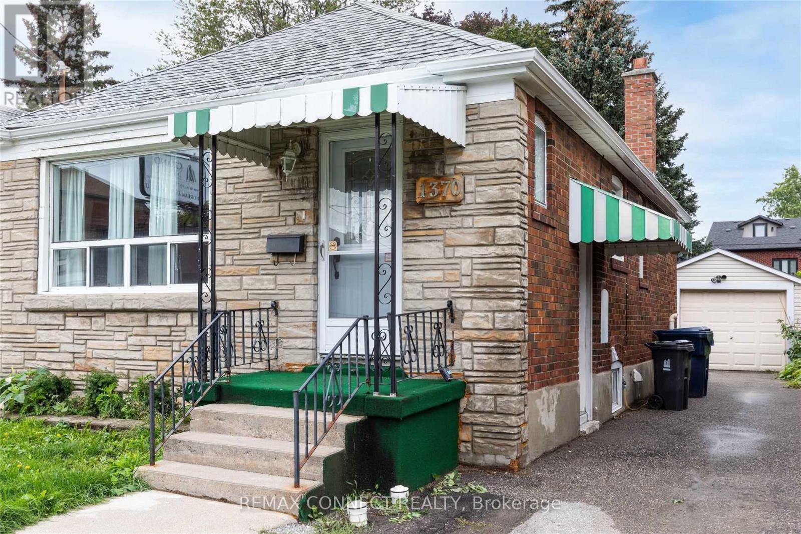 1370 Woodbine Avenue