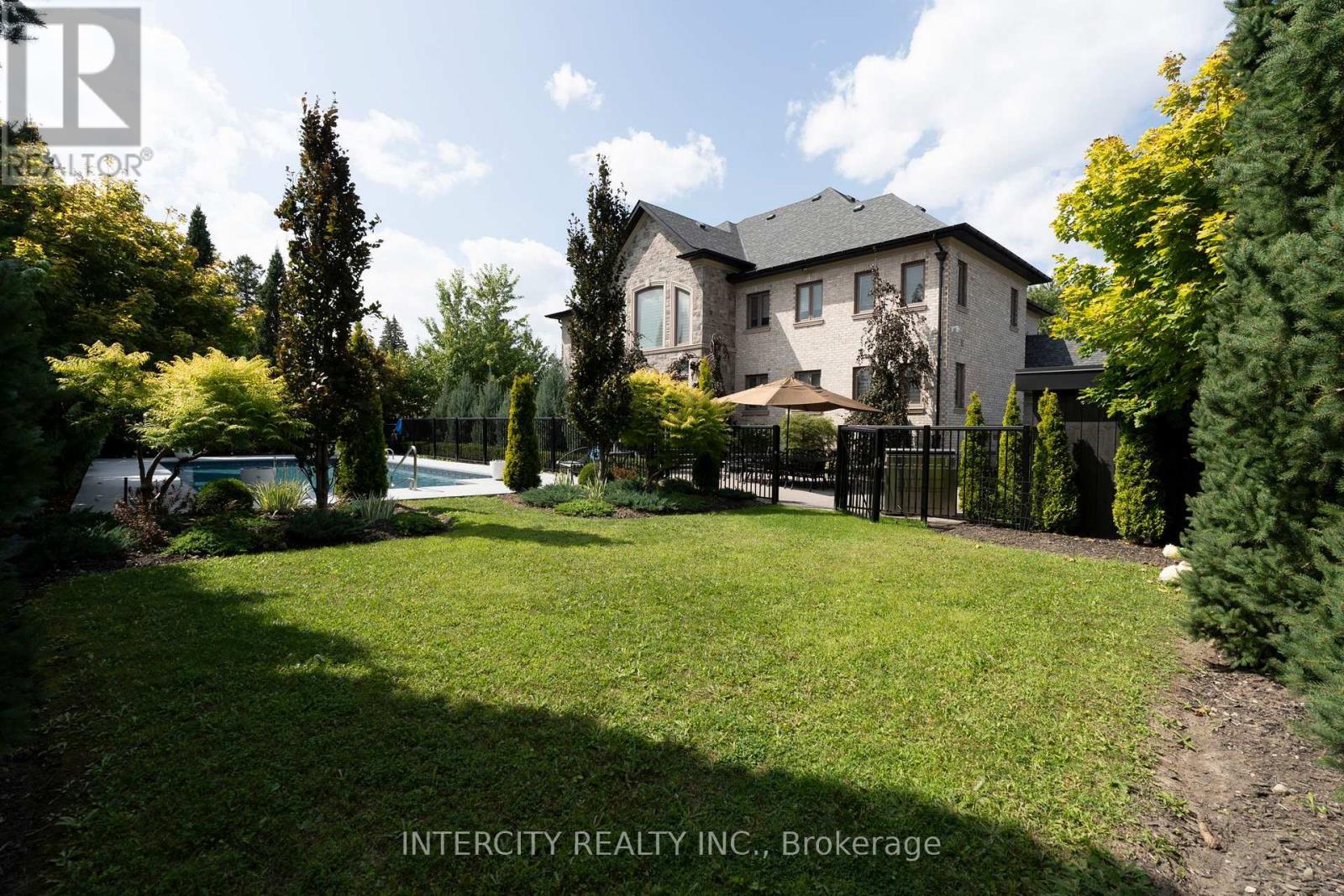 27 Rockview Gardens, Vaughan, ON photo 12