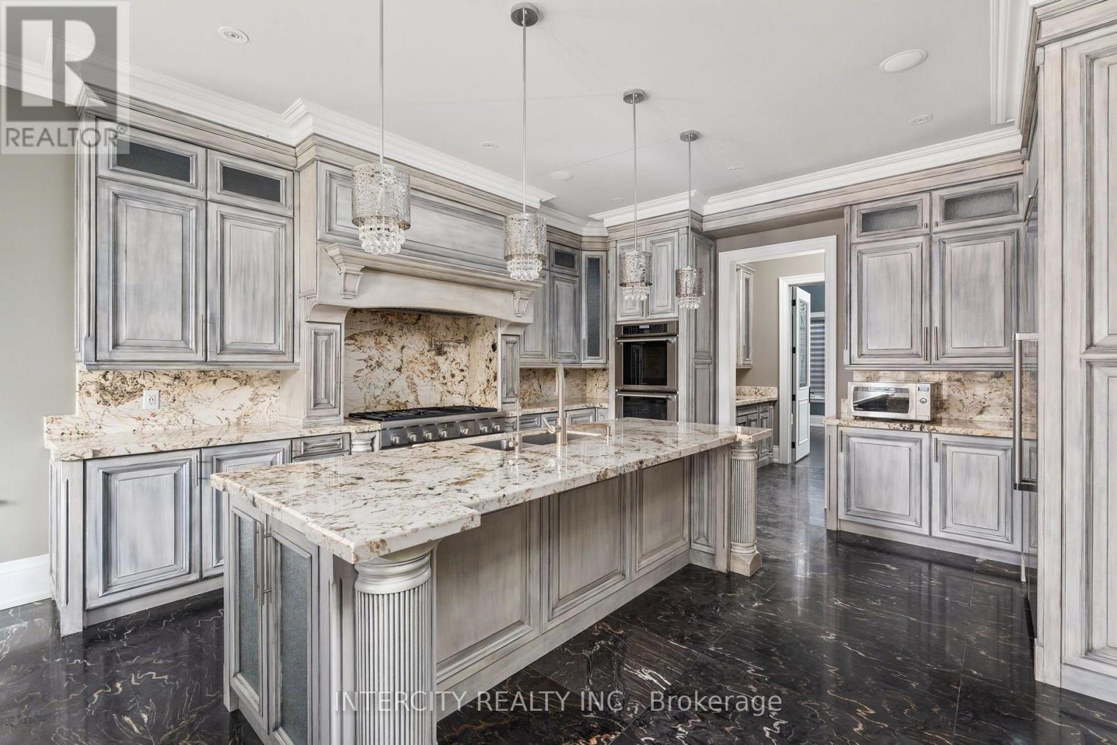 27 Rockview Gardens, Vaughan, ON photo 19