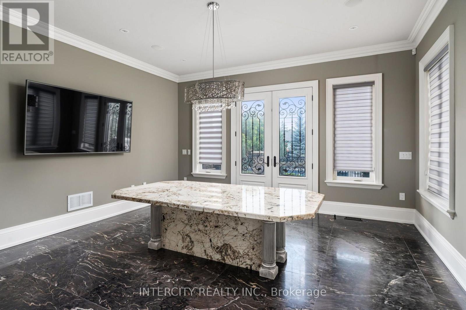 27 Rockview Gardens, Vaughan, ON photo 24