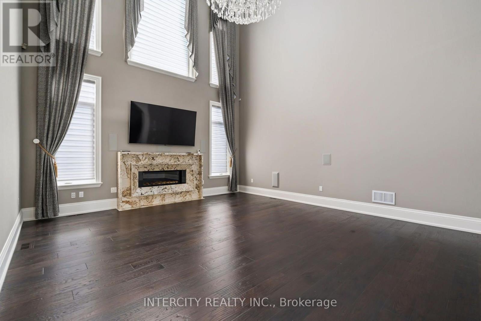 27 ROCKVIEW GARDENS - 27