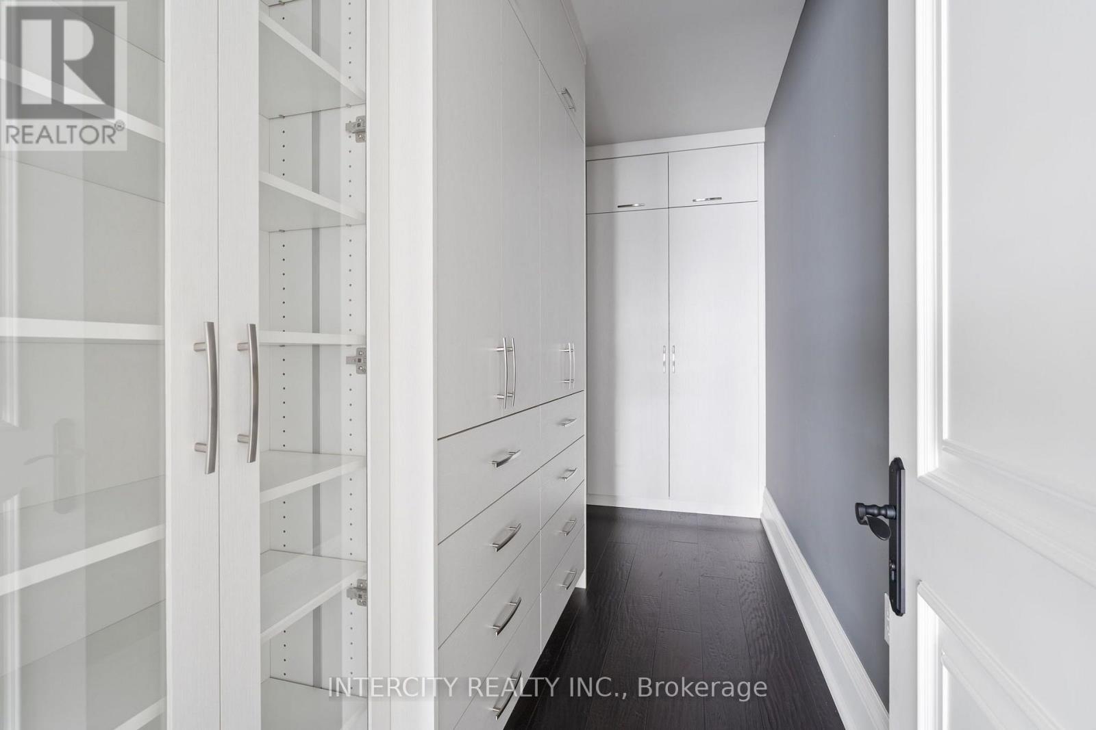 27 ROCKVIEW GARDENS - 44