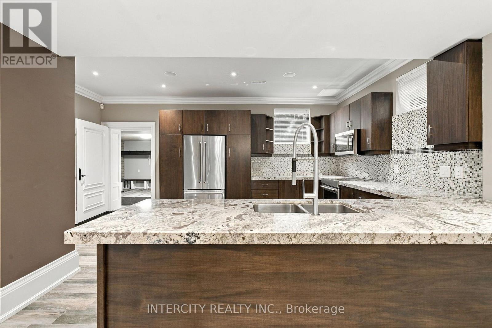 27 ROCKVIEW GARDENS - 47