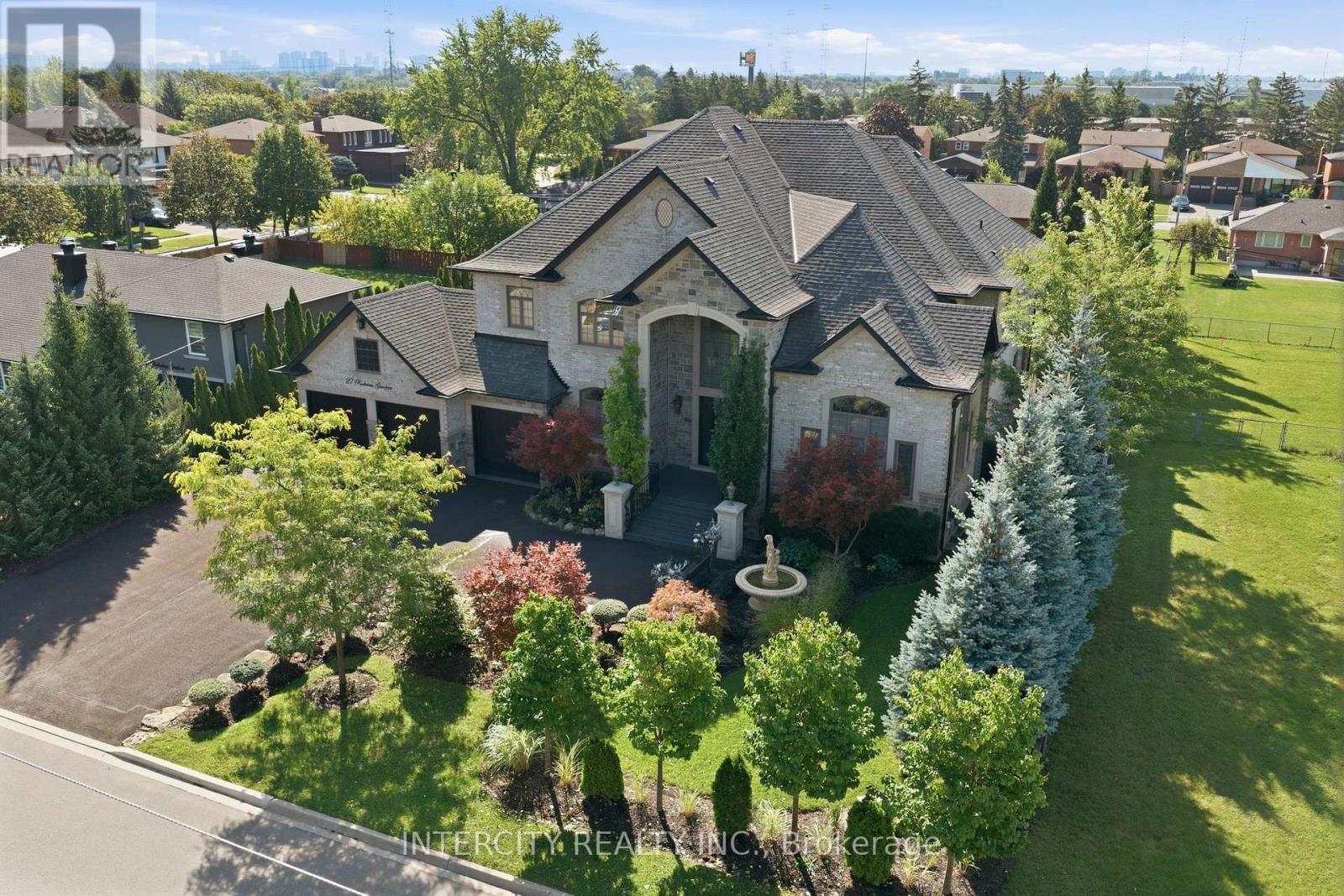 27 ROCKVIEW GARDENS - 7