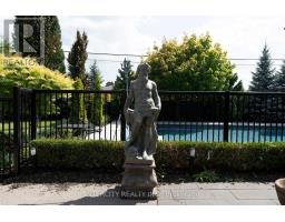 Bedroom 3 - 27 Rockview Gardens, Vaughan, ON L4K2J4 Photo 15