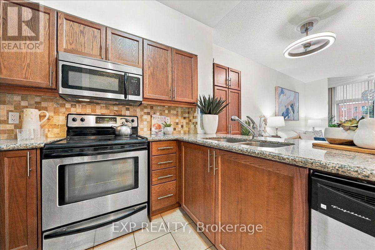 117- 18 Harding Boulevard, Richmond Hill, ON photo 4