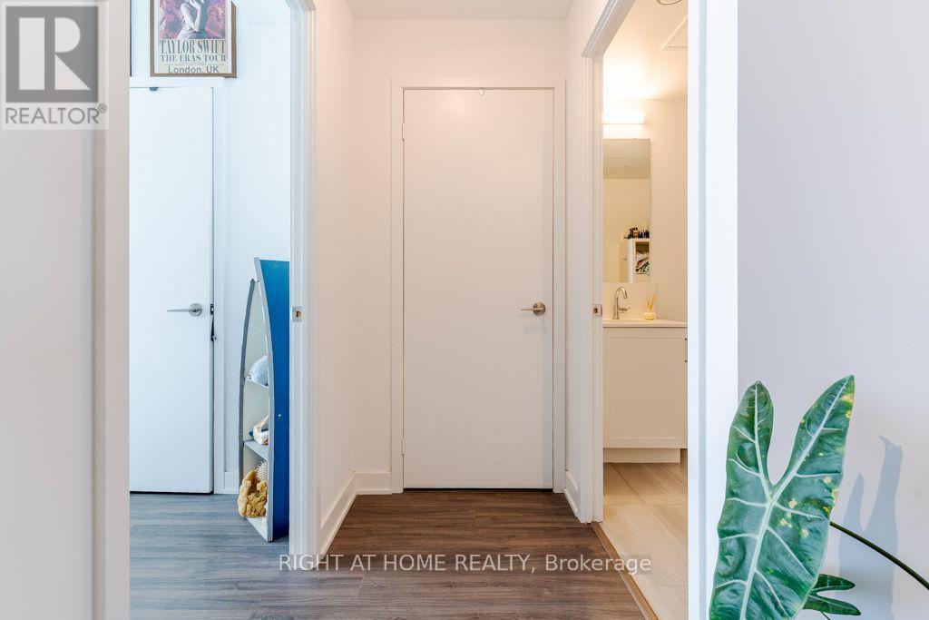 681 Yonge Street — photo 14