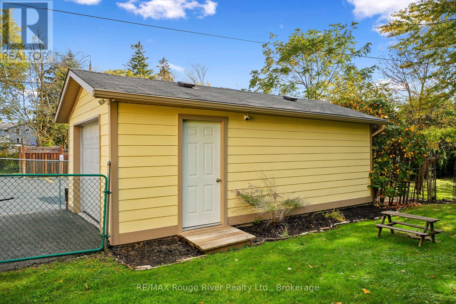 27 BUCK STREET - 42