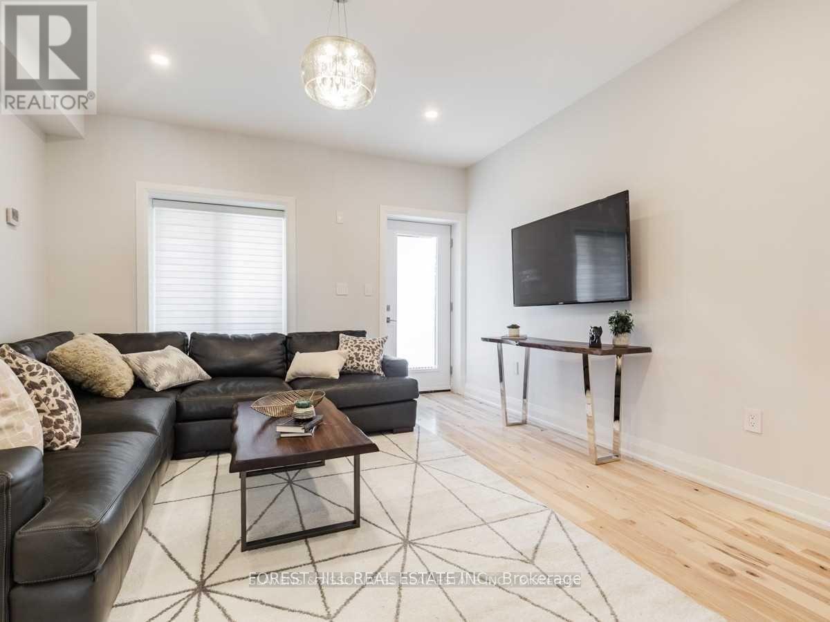 116 Armstrong Avenue — photo 4