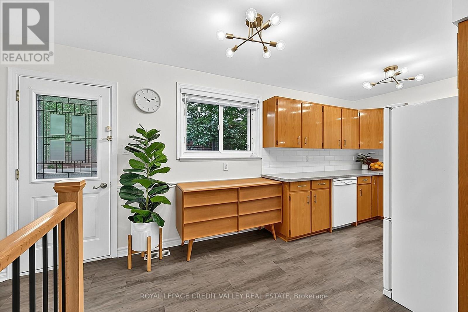 27 Castlemore Drive, Brampton, ON photo 19