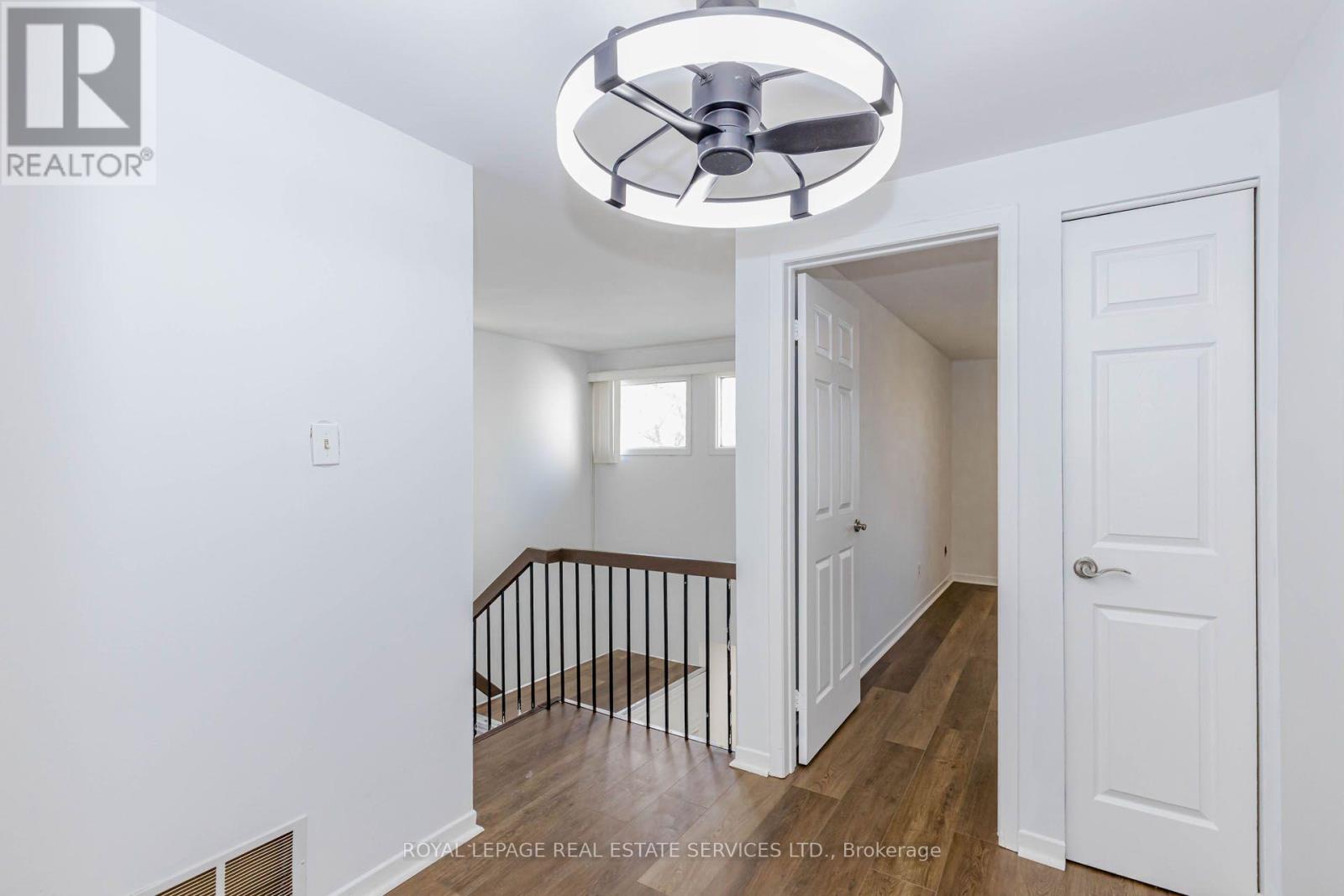 15 HUSON COURT - 23
