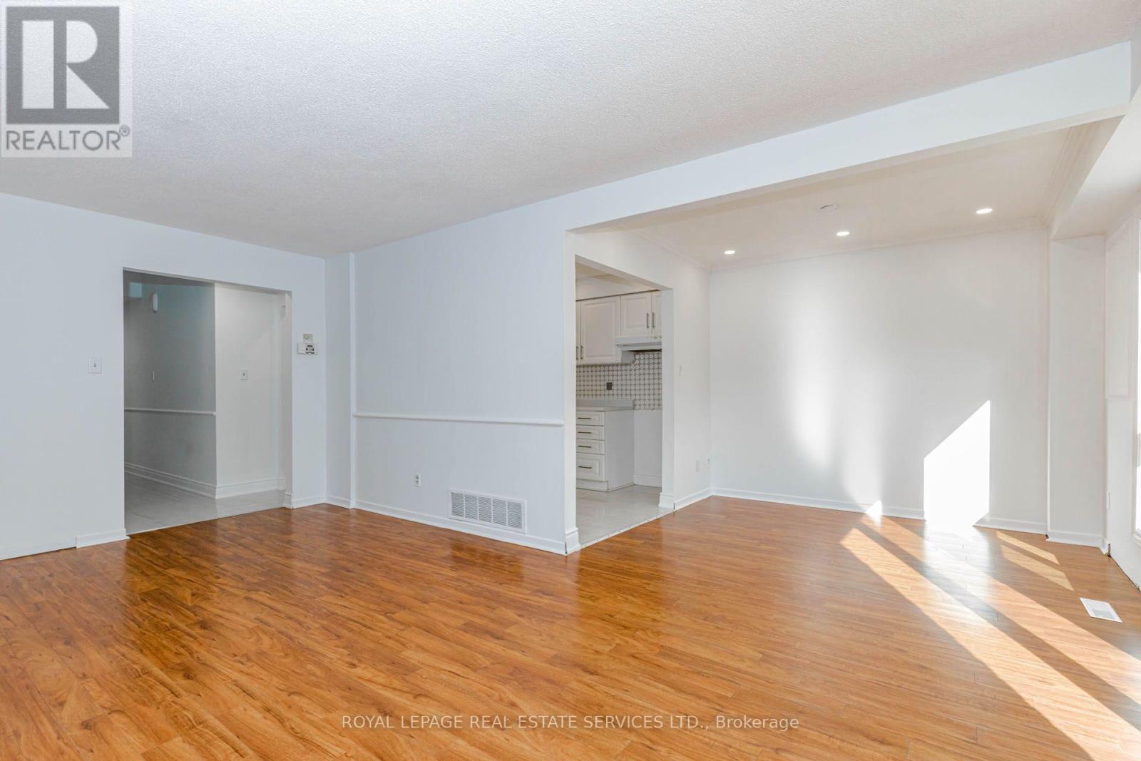 15 HUSON COURT - 8