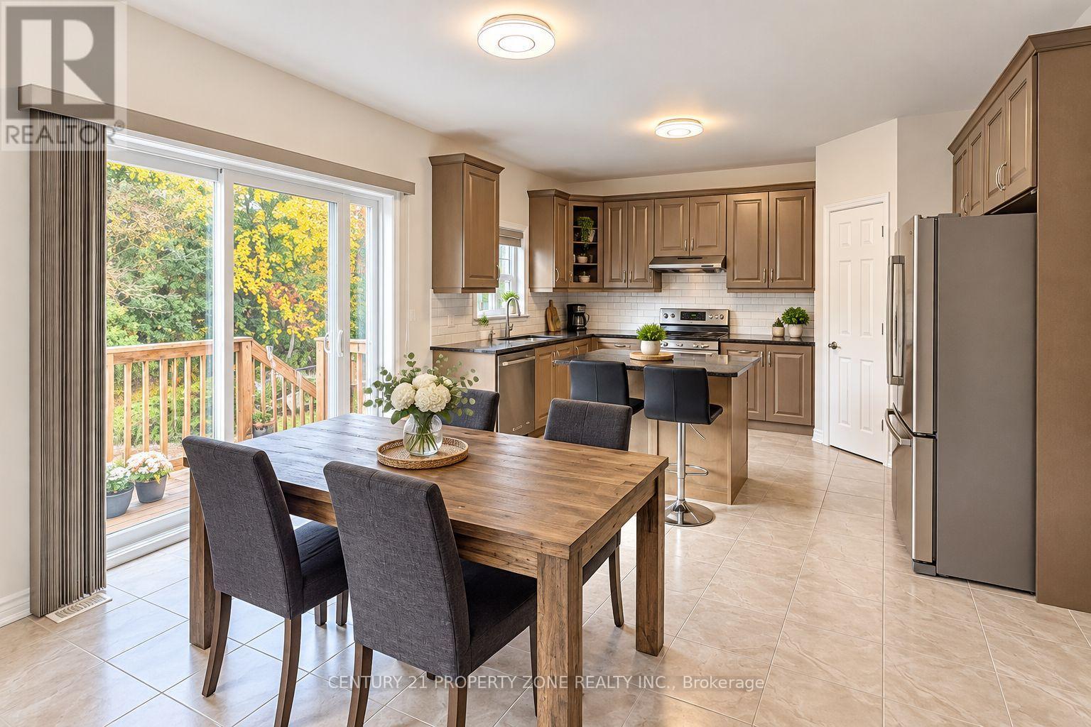 32 YOUNG GARDEN CRESCENT - 16