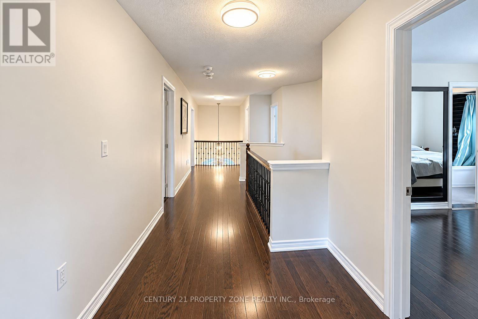 32 YOUNG GARDEN CRESCENT - 26