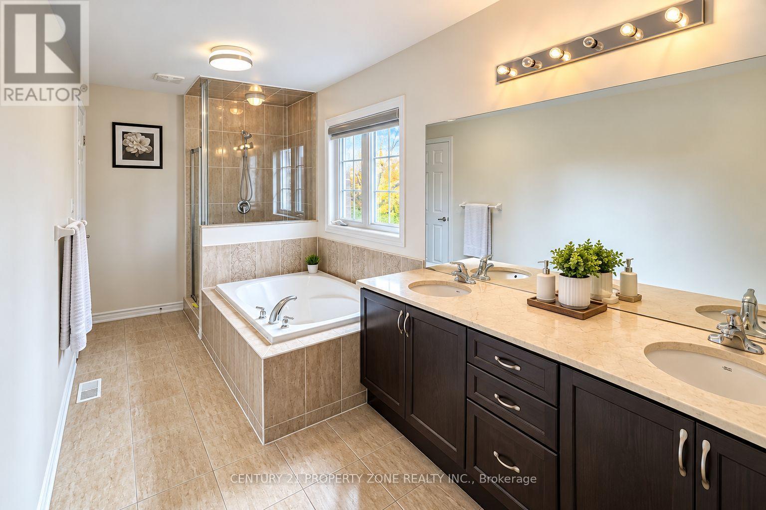 32 YOUNG GARDEN CRESCENT - 28