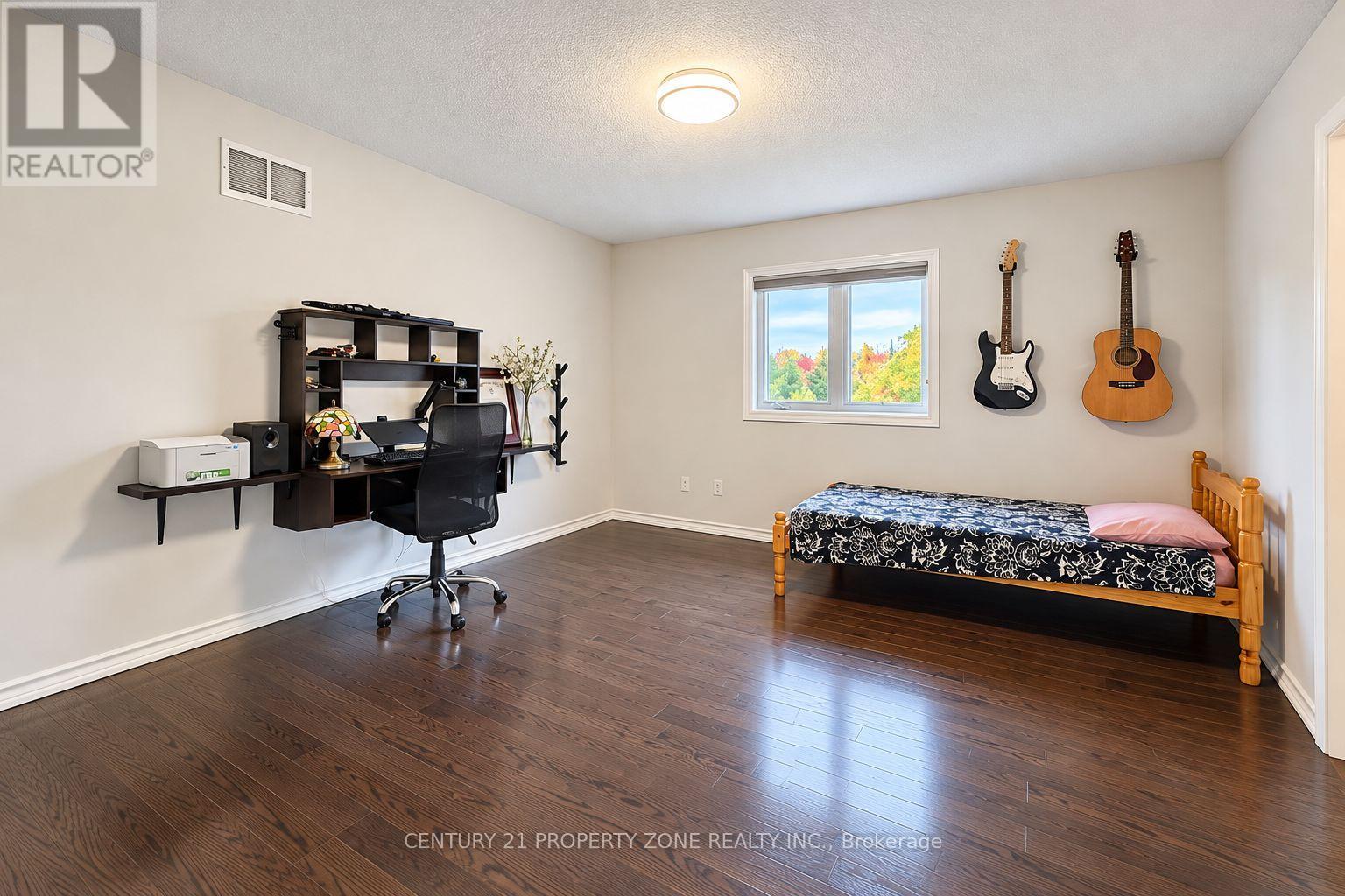 32 Young Garden Crescent, Brampton, ON photo 31