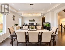 Family room - 32 Young Garden Crescent, Brampton, ON L6Y6A4 Photo 7