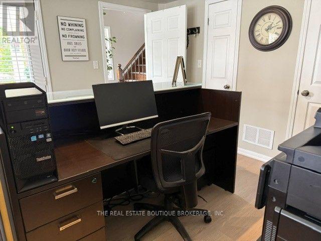 3185 Walkers Line, Burlington, ON photo 10