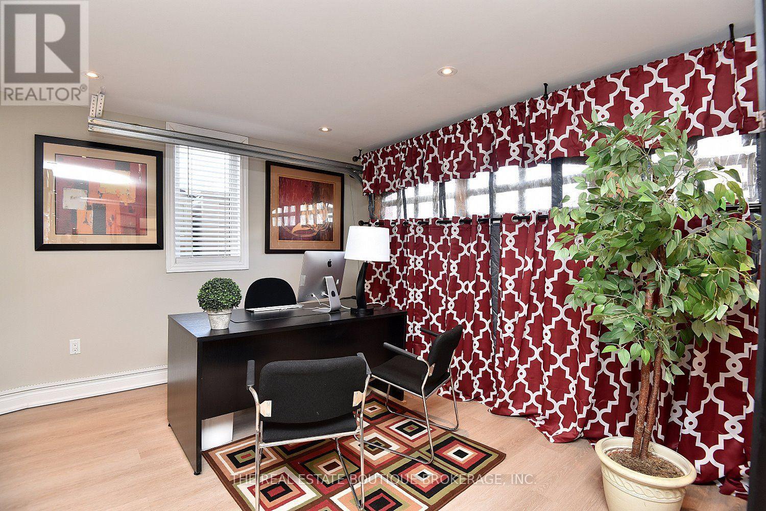 3185 Walkers Line, Burlington, ON photo 17