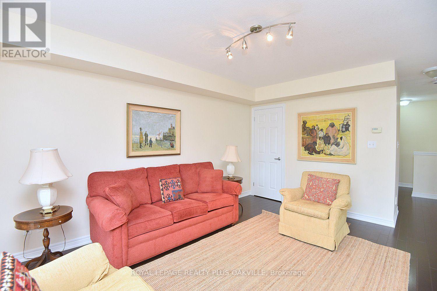 621 Budgeon Common — photo 20